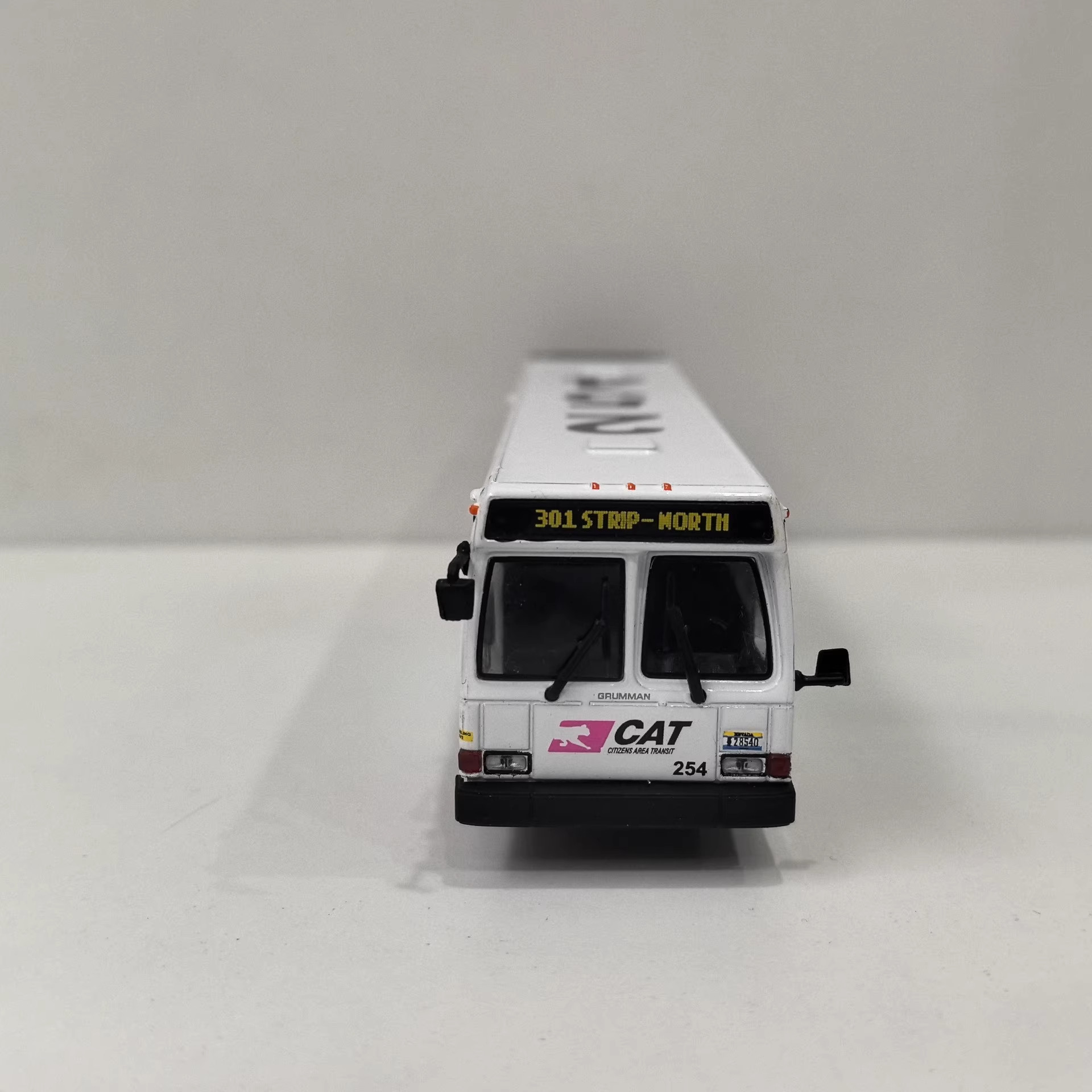 Diecast IR 1/87 escala HO GRUM - Cat Toys reseña y precio